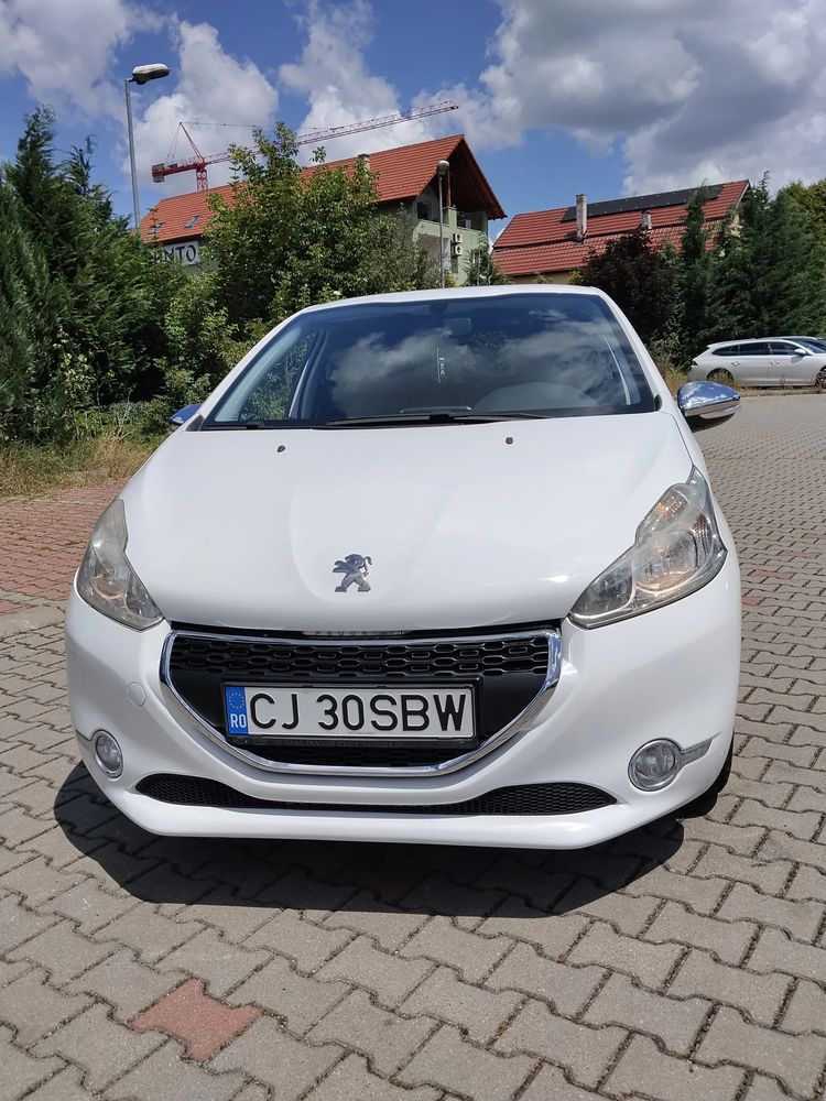 Peugeot 208 I [2012 - 2019] 1.6 e-HDi FAP STT Allure 2015