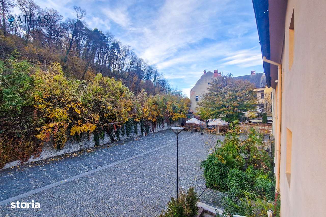 Piata Sfatului - Piata Brassai, 2 accese, vedere padure, comision 0%-0