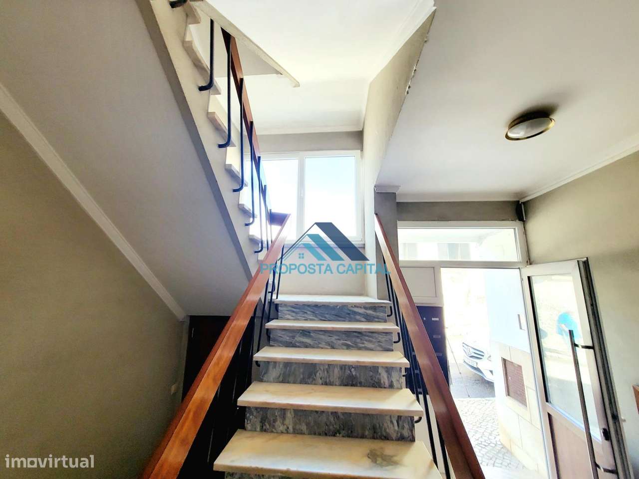 Apartamento T2 Totalmente Remodelado | Centro Sesimbra 200m da Praia-30