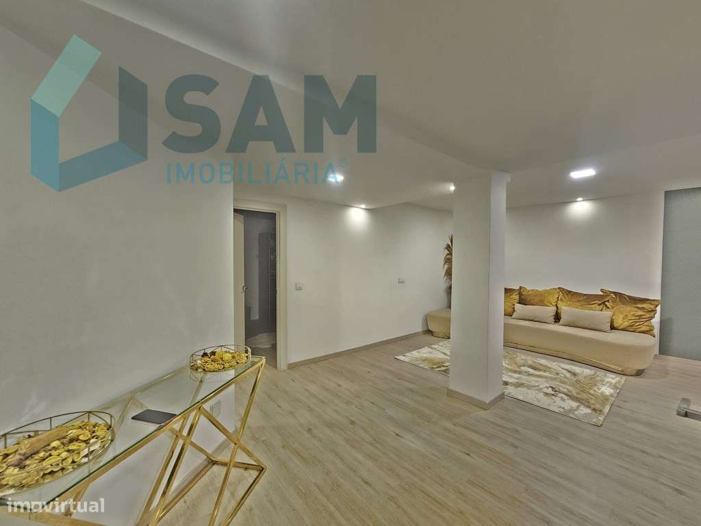 Apartamento T2 renovado com estacionamento - Grande imagem: 5/23