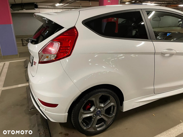 Ford Fiesta ST2 - 16