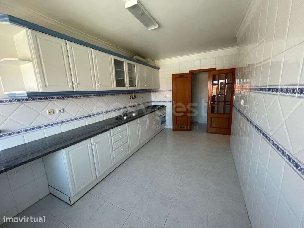 Apartamento T3, com varanda e elevador, no Planalto de Santarém. - Grande imagem: 4/14