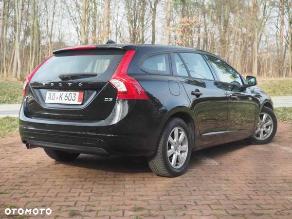 Volvo V60 D3 Momentum - 4