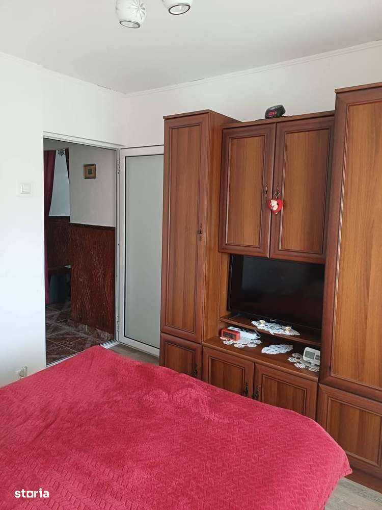 De vanzare 2 camere in zona Episcopiei, etaj intermediar, 48.500 euro - Imagine principală: 2/12