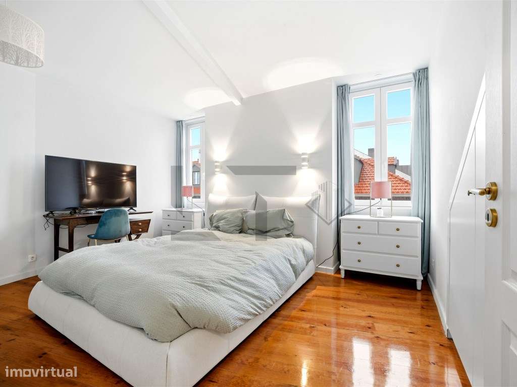 Fantástico Apartamento T2 Remodelado e Mobilado com Vistas Panorâmi... - Grande imagem: 2/12