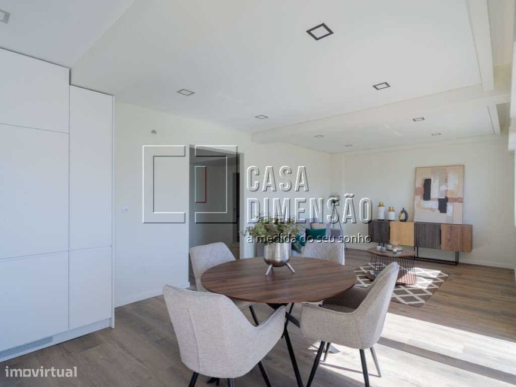 Apartamento T3 com Varanda em Benfica - Totalmente Mobilado e Pront...-32