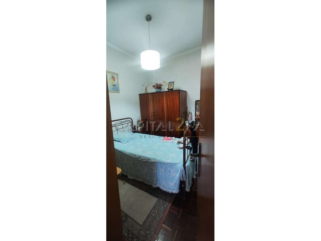Prédio 4 Apartamentos T3 + Loja e ArmazémPrédio 4 Apartamentos T3 +...-44