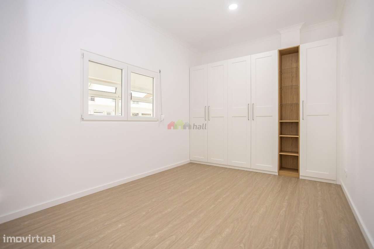 Apartamento T1 Totalmente Remodelado com Terraço Privativo (45 m2)-10
