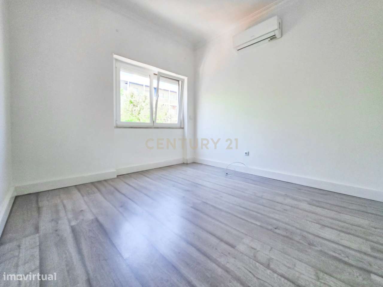 Apartamento T2 Remodelado no Barreiro – Moderno, Versátil e Pronto a H-11