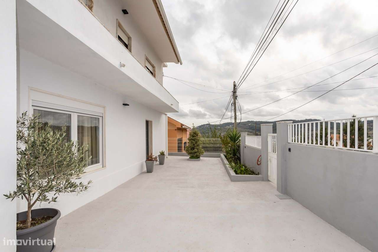 Moradia T5 com 223 m², Box e Sótão na Quinta da Peça, em Loures-34