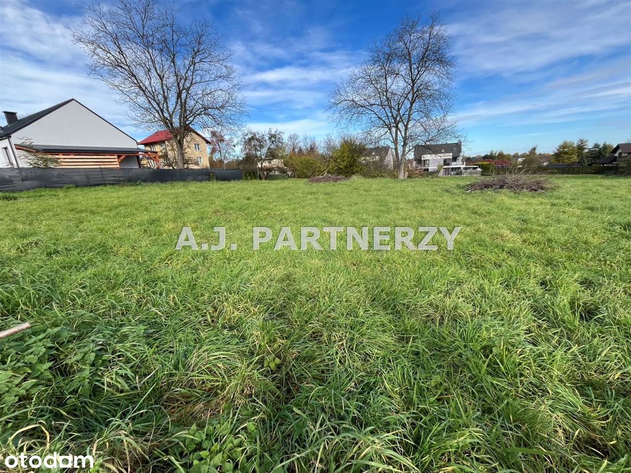 Działka inwestycyjna w centrum Zabawy!-2