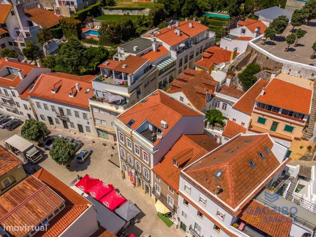 Apartamento Único com Charme Histórico e Conforto Moderno a Passos ...-56