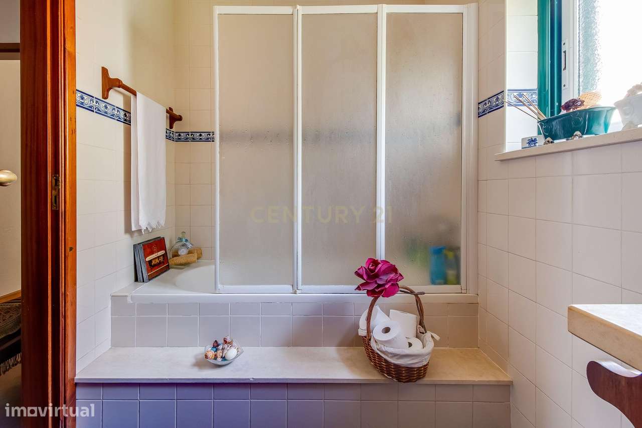 Moradia T3 Térrea - Espaço, Conforto e Localização Privilegiada-11