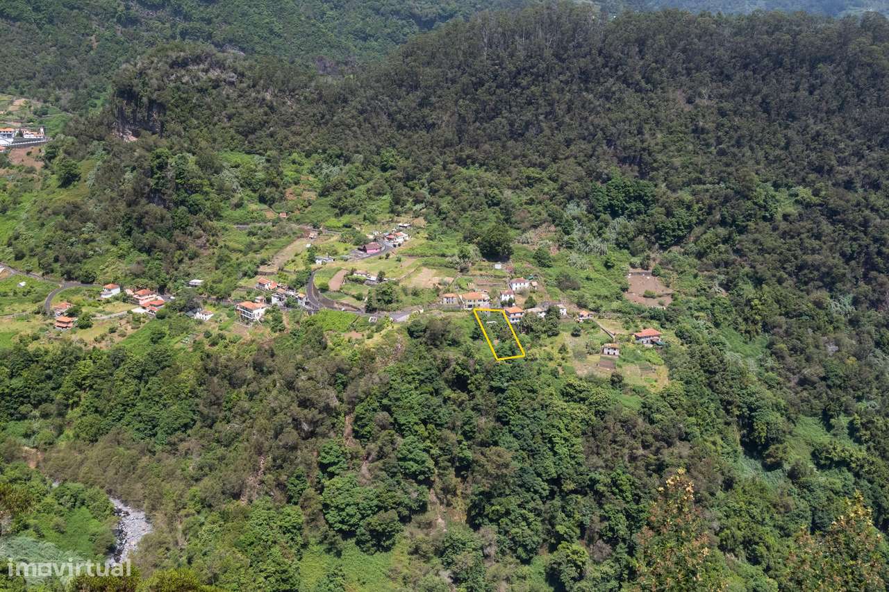 Moradia para recuperar no Faial-6