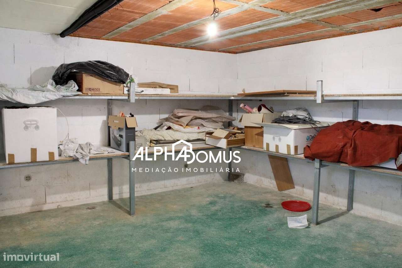 Moradia isolada com piscina, anexo e terreno, em Barosa.-27