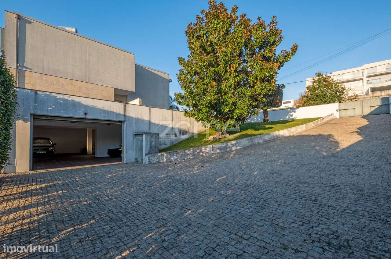 Moradia T3+1 como nova, com piscina e jardim - Amarante, Porto - Grande imagem: 4/57