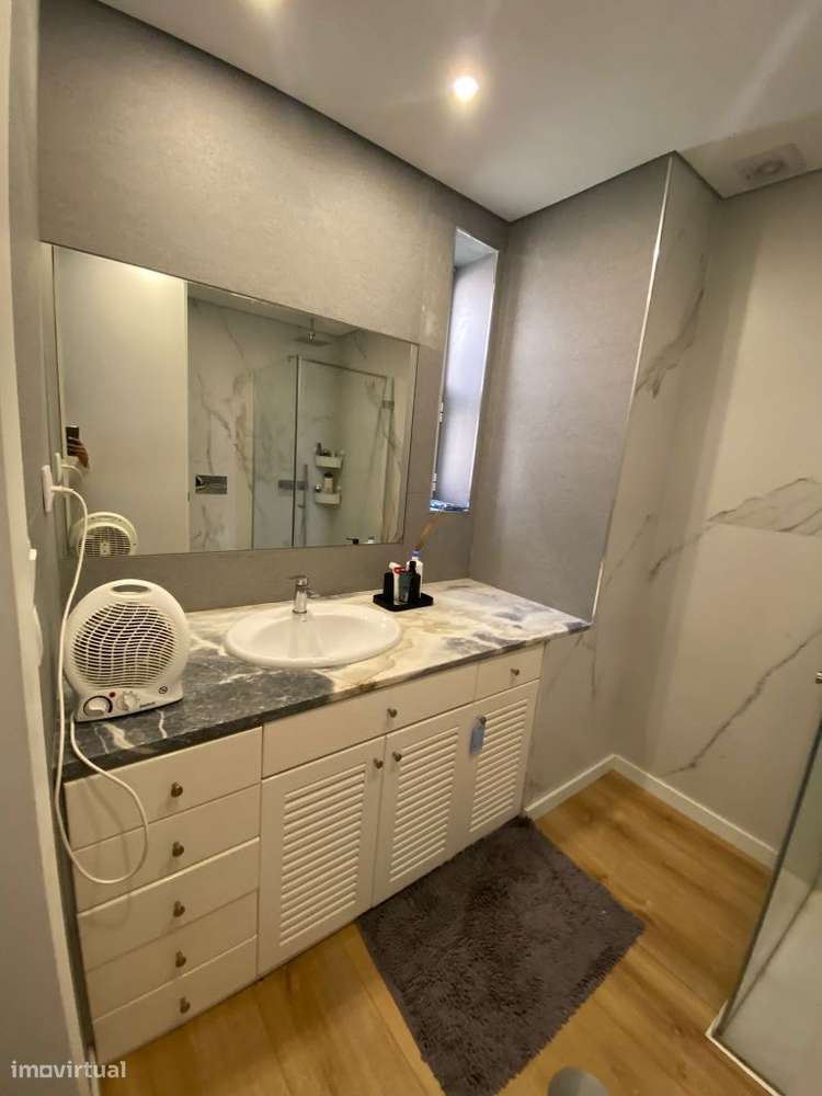 T2 alterado para t3 renovado, em frente ao mar-8