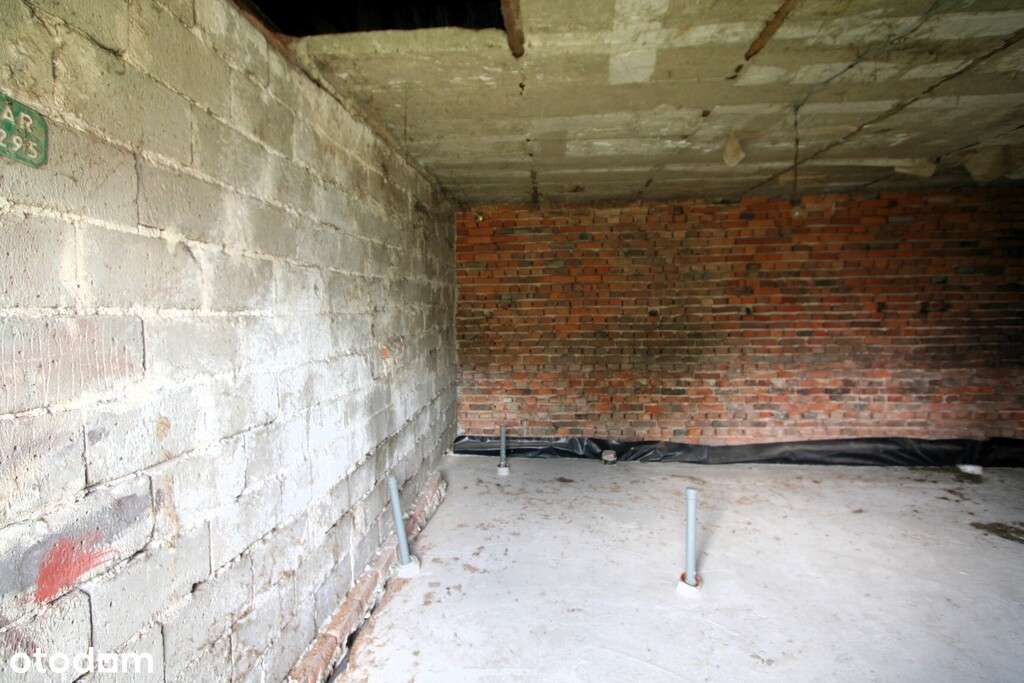Budynek przygotowany do prac remontowych-6