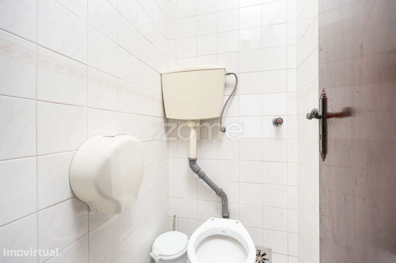 Loja perto da praia da Nazaré-15