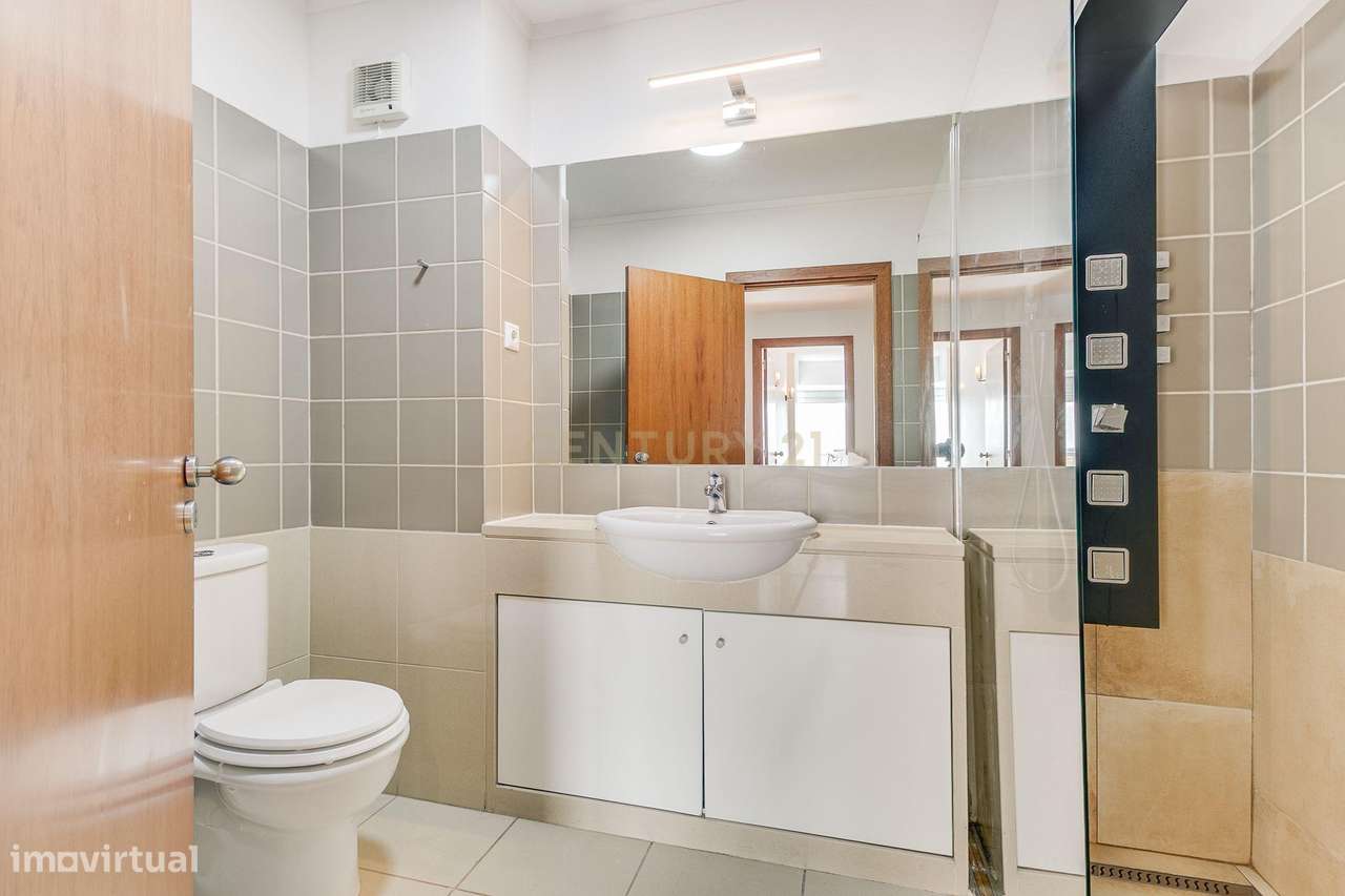 Fantástico T2 Alta de Lisboa-20