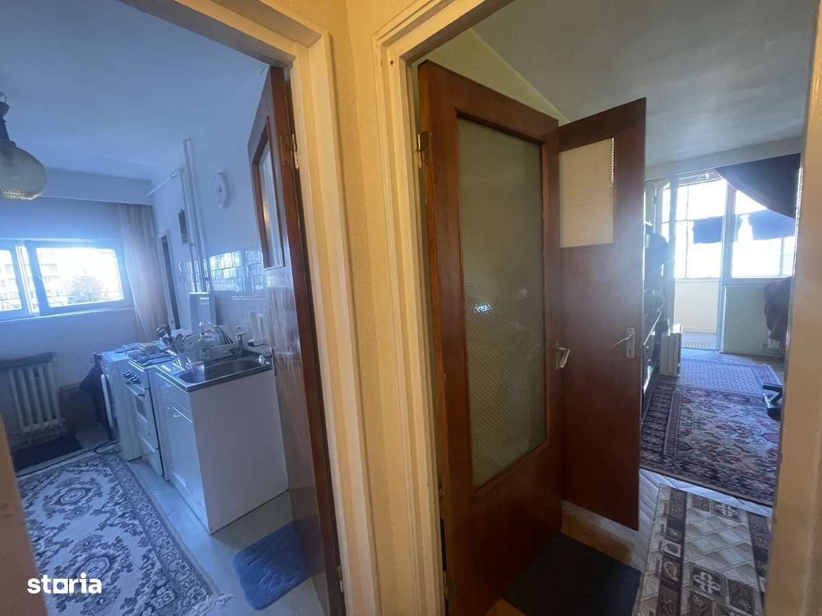 Ap 2 camere 52 mp utili etaj 3 Blv Mihai Viteazu zona bisericii - Imagine principală: 3/14