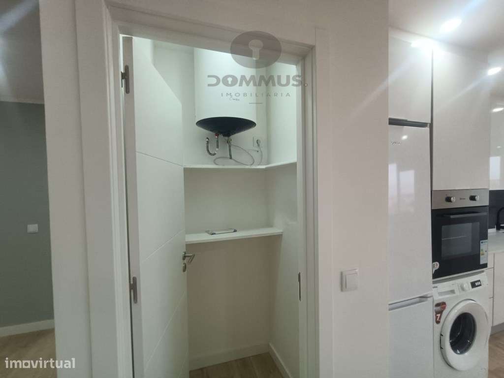 Apartamento T4 Totalmente Remodelado na Damaia-5