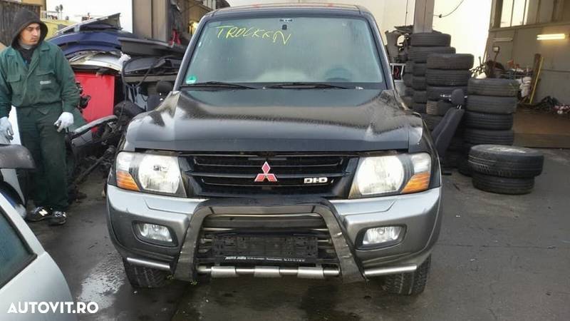 Dezmembrez Mitsubishi Pajero 3.2 scurt 3 usi motor cutie manuala piese - 2