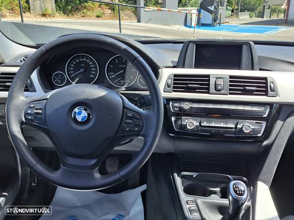 BMW 318 d Advantage - 16