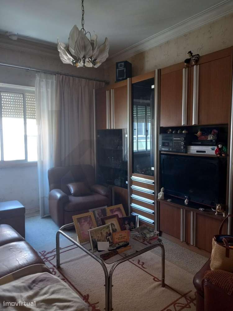 APARTAMENTO T2 - CENTRO QUELUZ-5