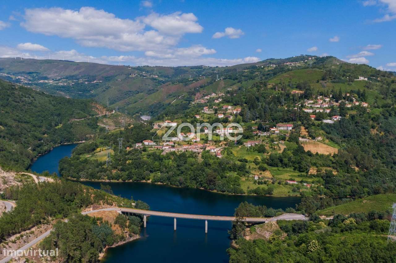 Terreno em Ferral(Sidrós), com bons acessos e vista para a barragem. - Grande imagem: 4/12