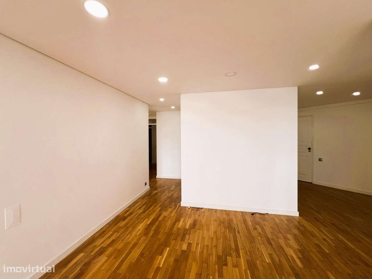 Apartamento T3 (vista panorâmica e garagem fechada 2 carros)-7