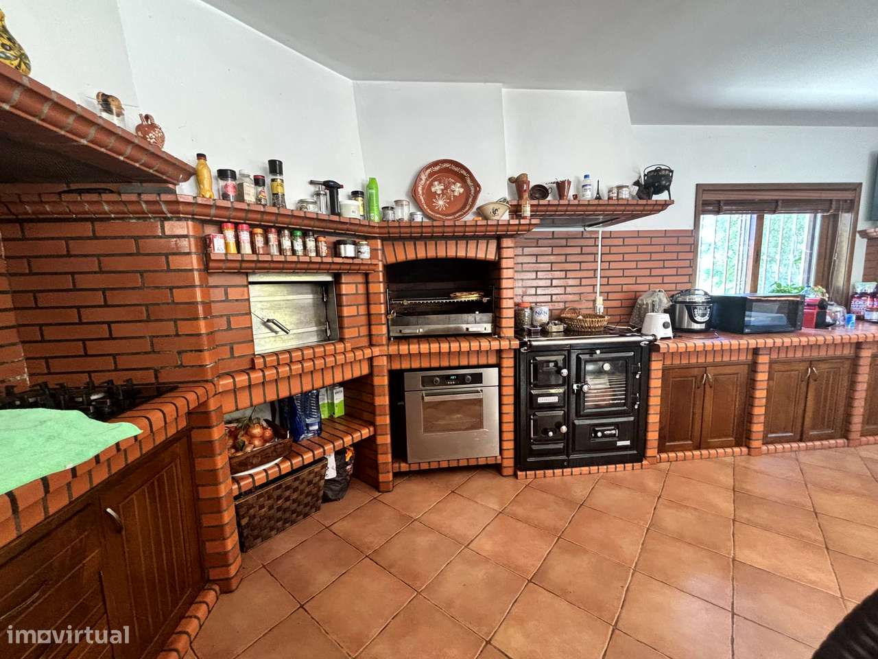 Belíssima Quinta T5 com produção ativa de Vinhas-28
