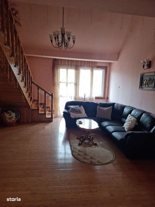 Casa de locuit parter+etaj Loc. Gurahont Arad - Imagine principală: 4/6