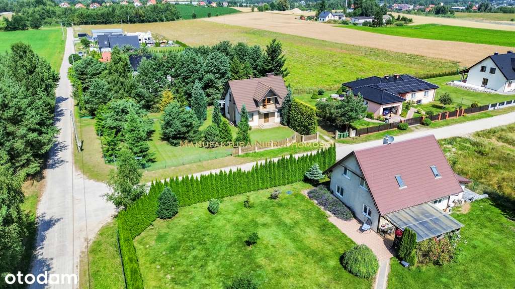 Działka budowlana z mediami obok Żukowa-11