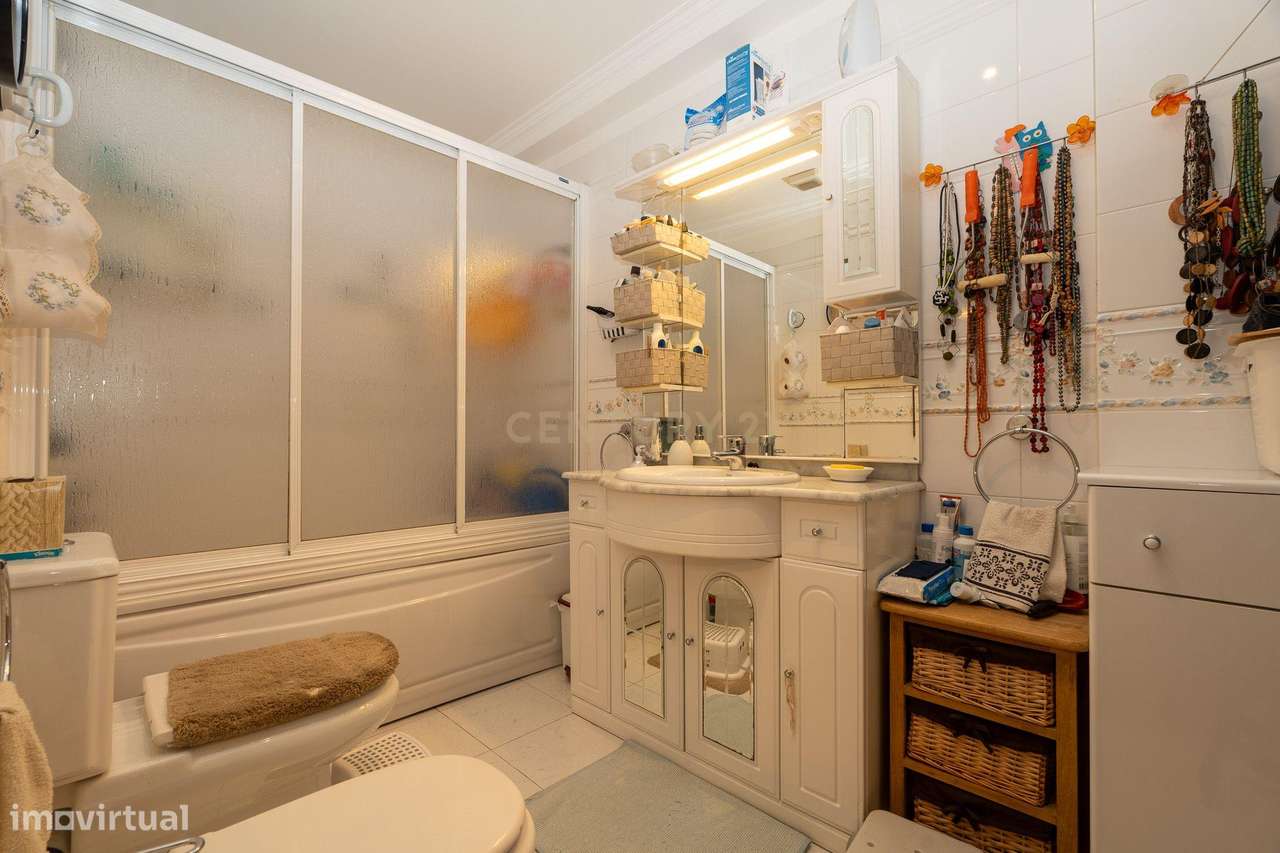 Fantástico T3, Na rua Abel Manta  em Odivelas-11