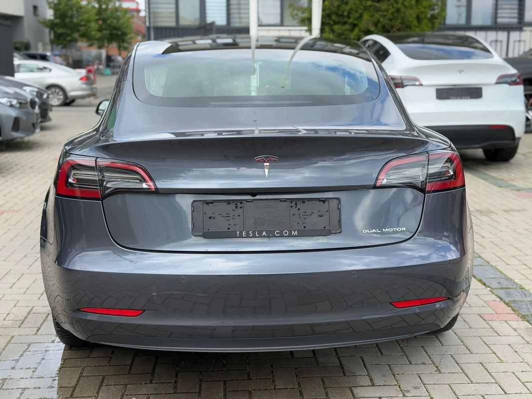 Tesla Model 3 Langstreckenbatterie Allradantrieb Dual Motor - 20