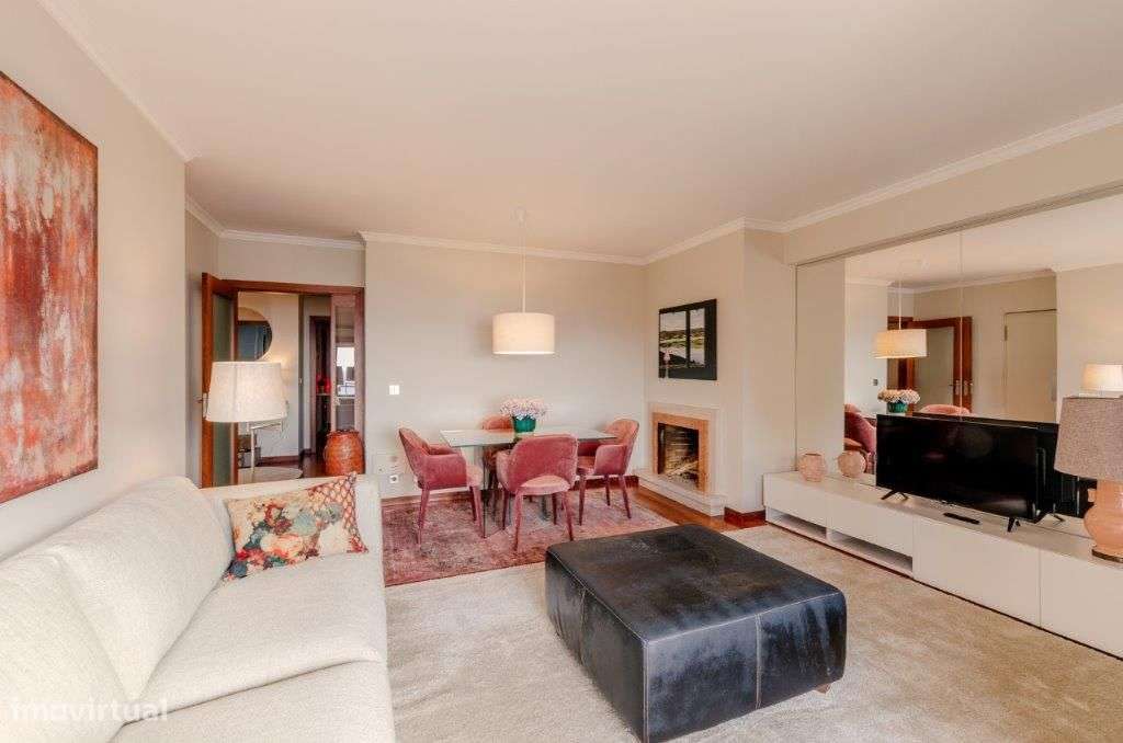 OPORTUNIDADE - Apartamento mobilado T2 na Rua de Gondarém/Foz - Porto - Grande imagem: 3/9