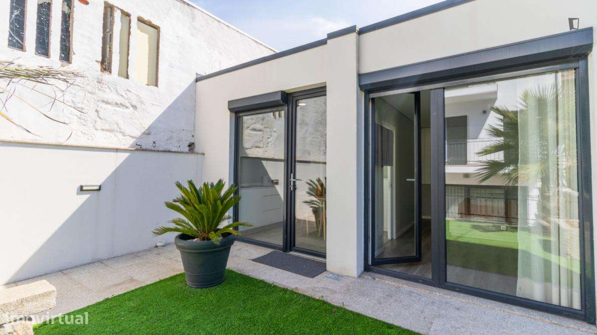Apartamento com 1 quartos - localizado em Santa Marinha Porto - Grande imagem: 4/7