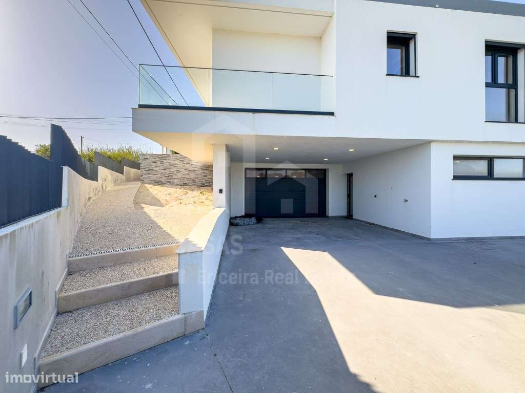 Vende Moradia T4 - Santa Cruz 5 km, A Casa das Casas-39