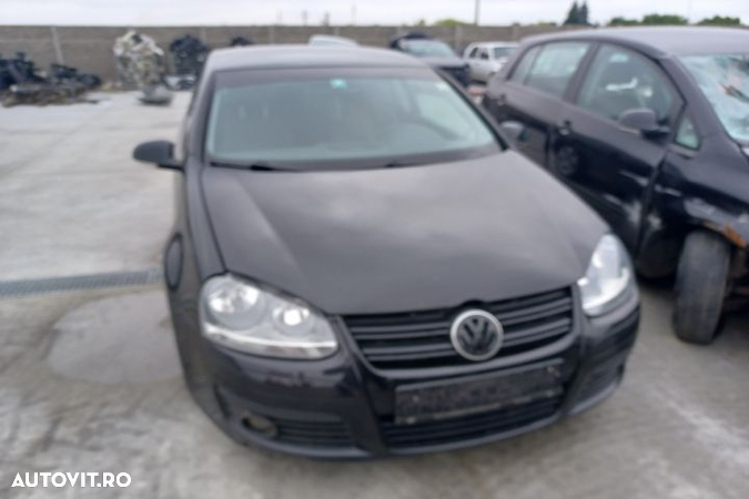 FURTUN Volkswagen VW Golf 5  [din 2003 pana  2009] seria Hatchback 3-usi 1.9 TDI 5MT (105 hp) - 2