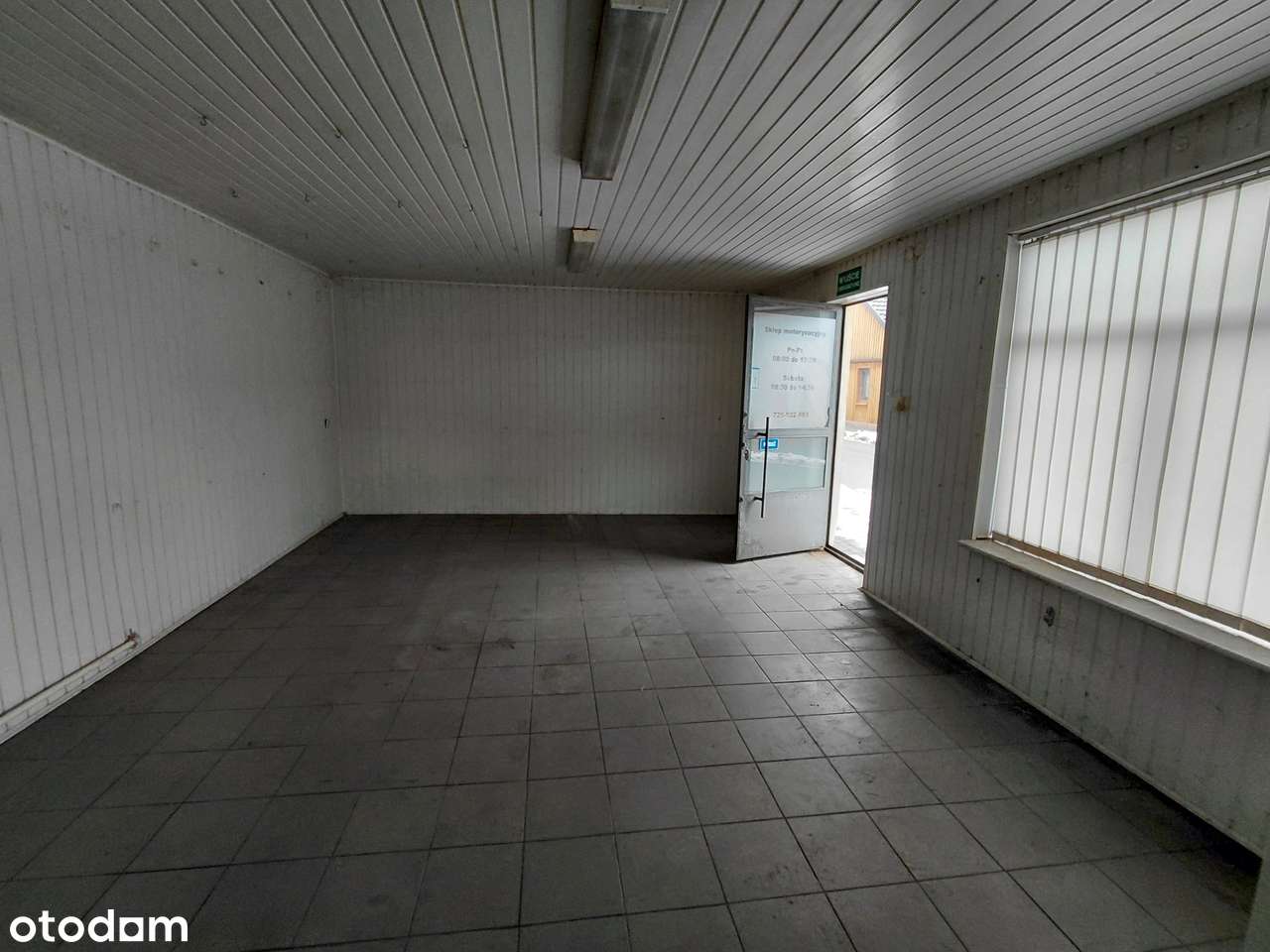 Budynek mieszkalny z częścią handlowo-usługową | Przedecz-9