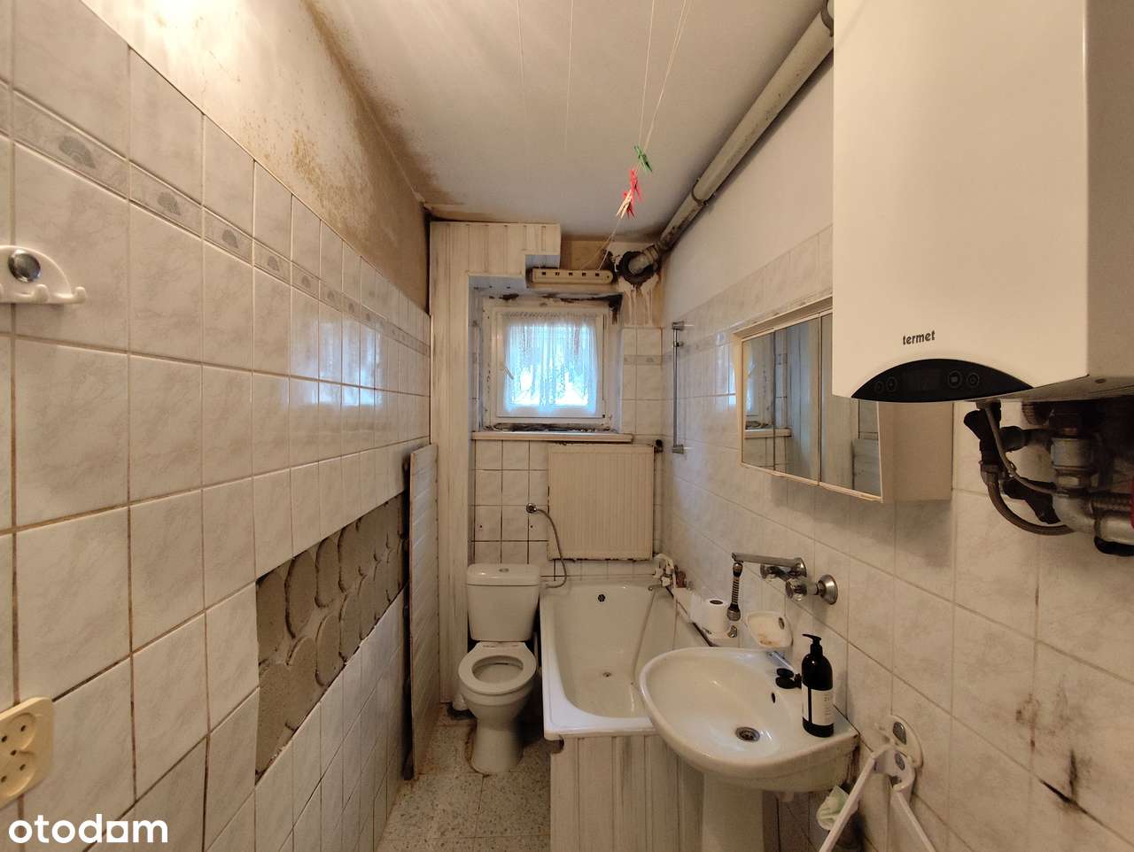 Do remontu: 2 pokoje, 43,86 m2, 1 piętro, gazowe, niski czynsz BYTOM-9