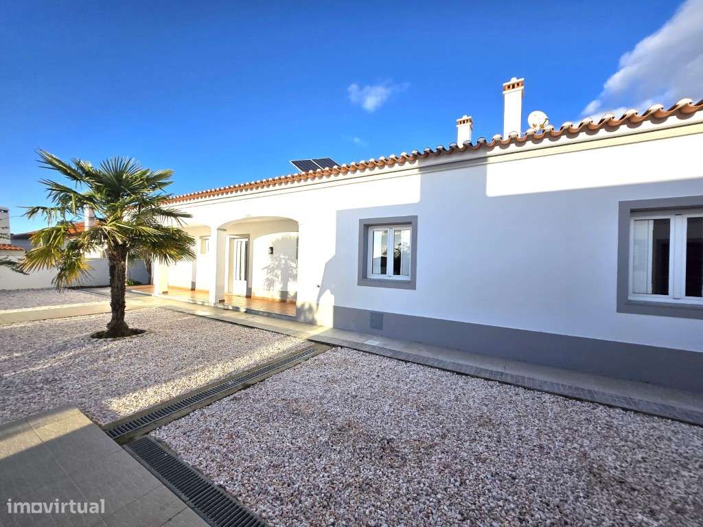 Moradia Térrea T4, com piscina, junto à Vila de Redondo - Grande imagem: 5/41