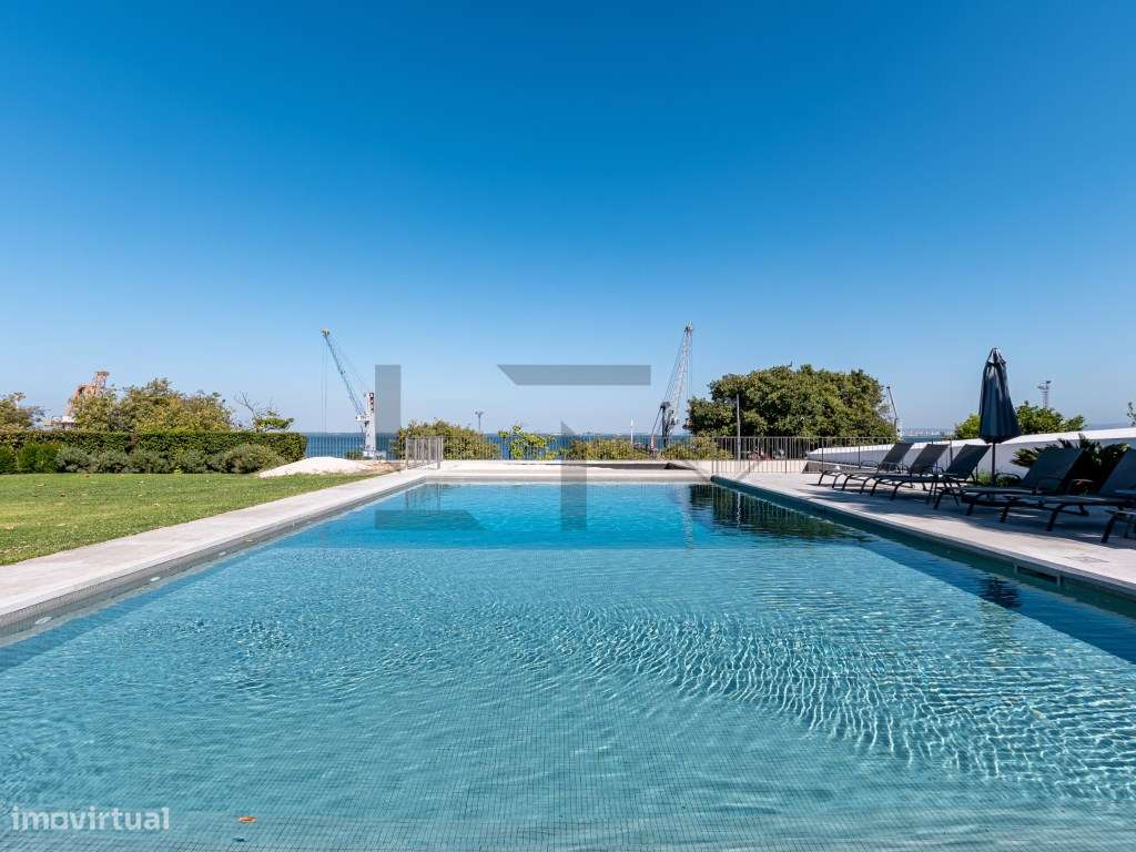 Apartamento T4+1 com Vista Rio em Condomínio com Piscina e Garagem,... - Grande imagem: 2/60