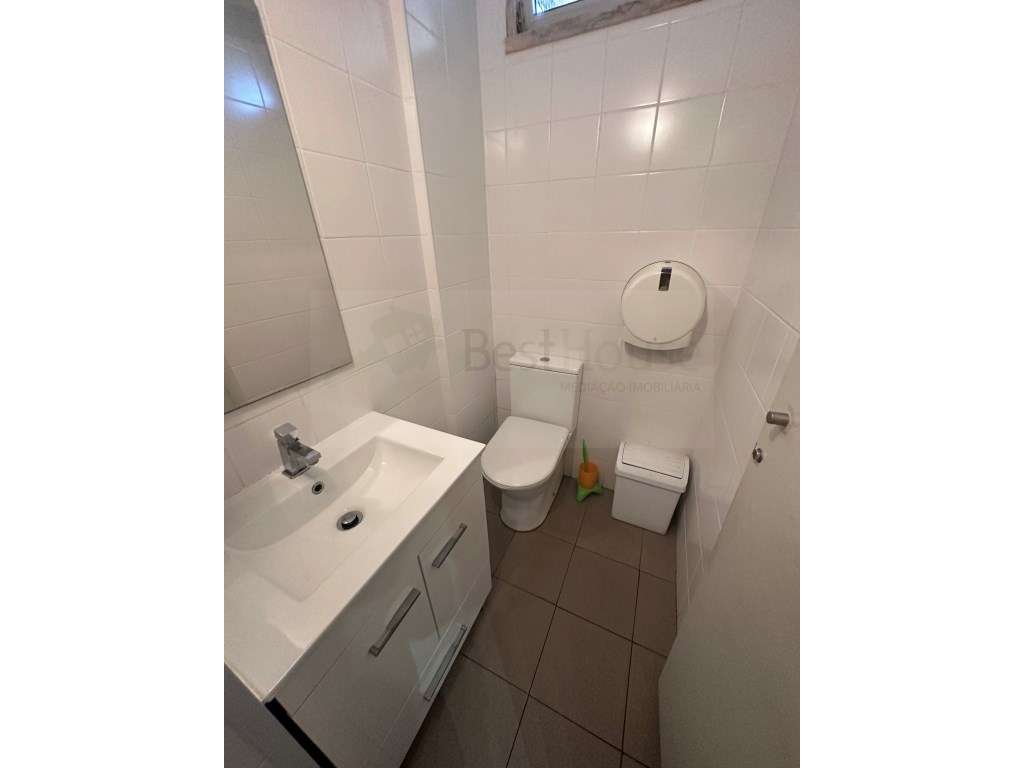 Loja em Massamá para venda - com Sanck-Bar em funcionamento-12