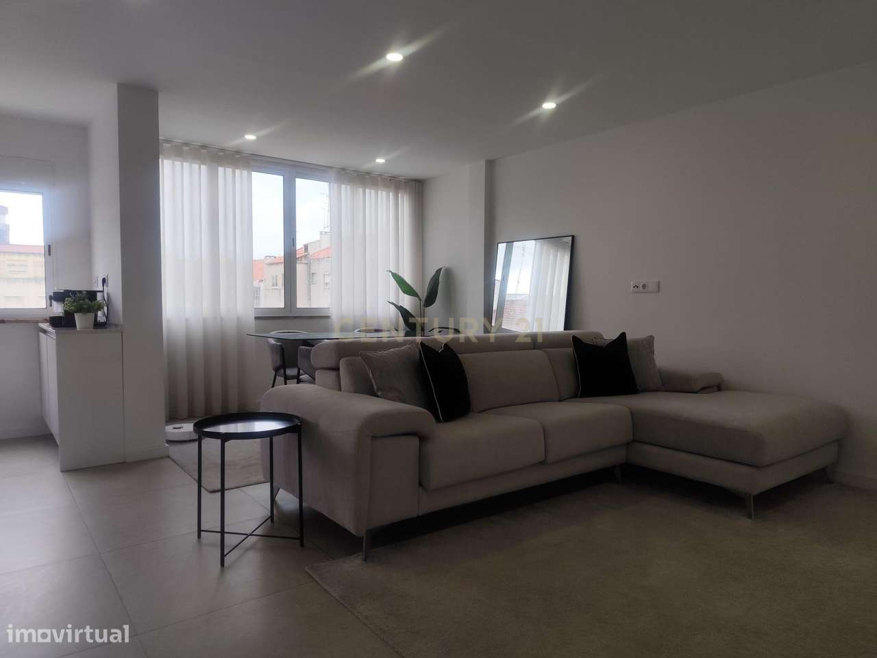 Arrendamento | Apartamento Remodelado, com Mobília, em Corroios, Seixa - Grande imagem: 4/28