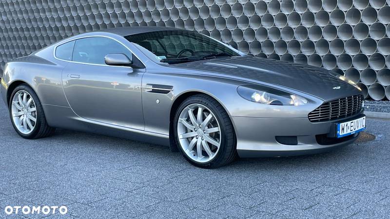 Aston Martin DB9 Standard - 1