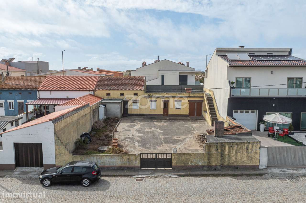 Moradia em Aguçadoura a 3 minutos da Praia.-1