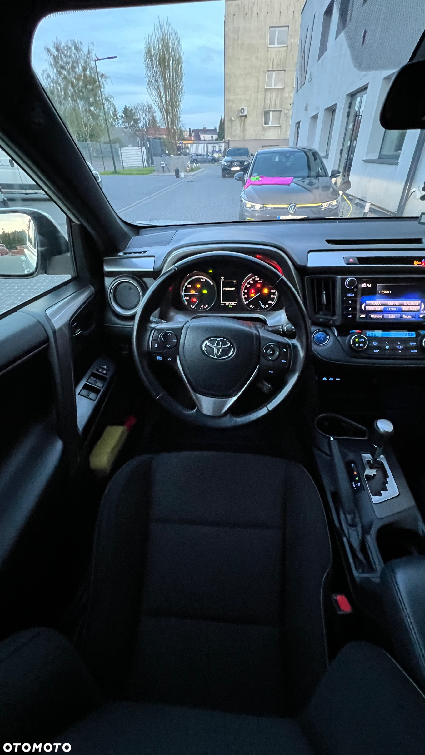 Toyota RAV4 Hybrid Premium 4x2 - 23