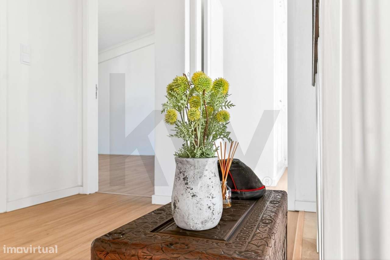 Moradia T4+1 com Piscina Coberta, Jardim e Churrasqueira em Alcoitão,-38